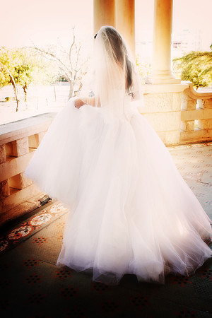 2011-12-26 - Elizabeth Bryce Bridal Portraits-97 RbyDrkn